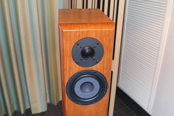 Vienna acoustics best sale bookshelf speakers